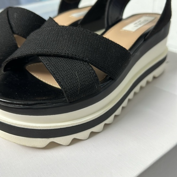 Like new black wedges - Picture 4 of 5